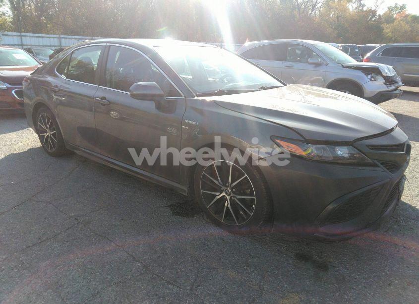 2021 Toyota Camry SE HYBRID (VIN 4T1G31AK4MU555653) main photo