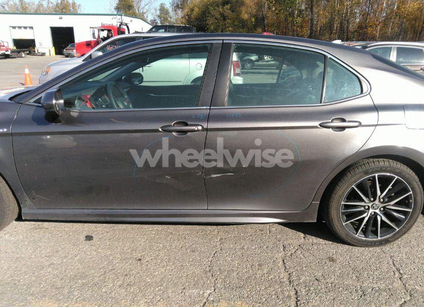 Photo 14 of 2021 Toyota Camry SE HYBRID (VIN 4T1G31AK4MU555653)