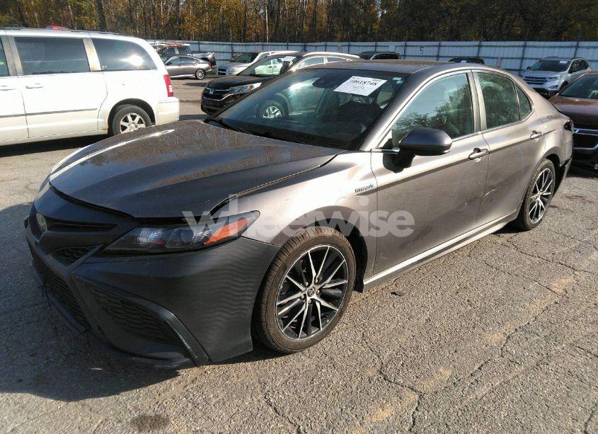 Photo 2 of 2021 Toyota Camry SE HYBRID (VIN 4T1G31AK4MU555653)