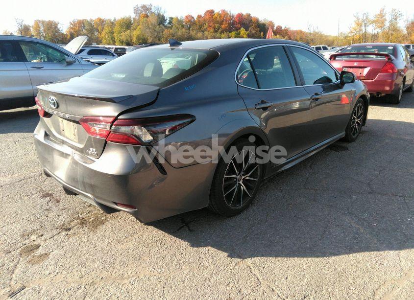 Photo 4 of 2021 Toyota Camry SE HYBRID (VIN 4T1G31AK4MU555653)