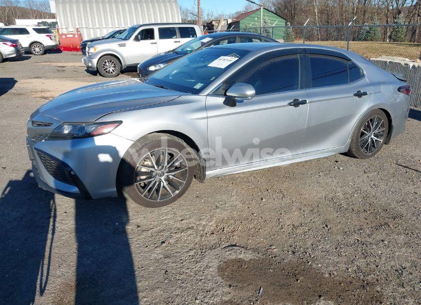 Photo 2 of 2022 Toyota Camry SE HYBRID (VIN 4T1G31AK5NU583978)