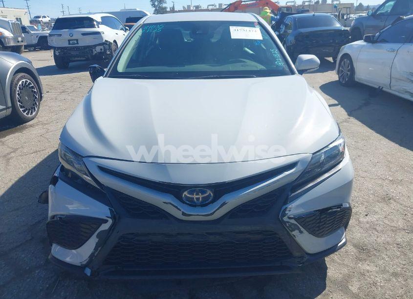 Photo 12 of 2024 Toyota Camry HYBRID SE (VIN 4T1G31AK6RU063777)