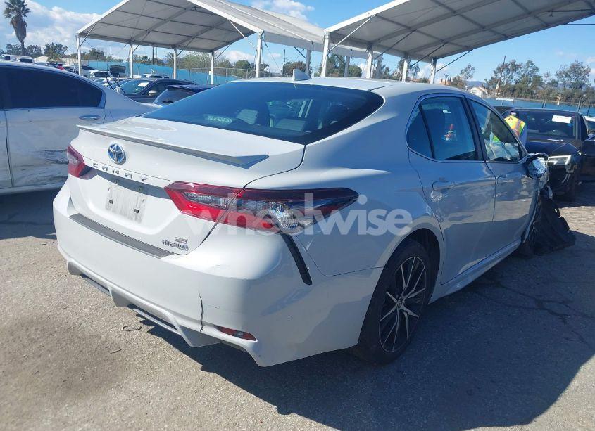 Photo 4 of 2024 Toyota Camry HYBRID SE (VIN 4T1G31AK6RU063777)