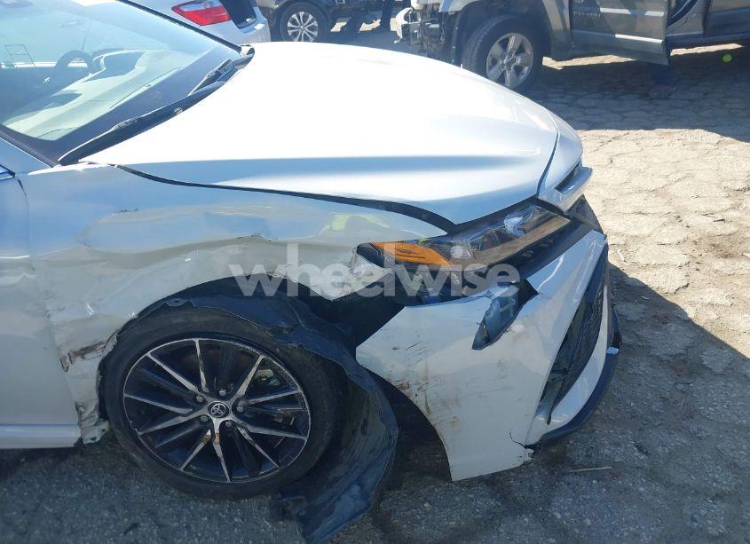 Photo 6 of 2024 Toyota Camry HYBRID SE (VIN 4T1G31AK6RU063777)