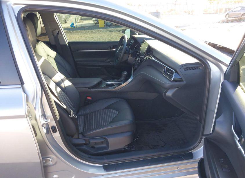 Photo 5 of 2024 Toyota Camry HYBRID SE (VIN 4T1G31AK6RU065206)