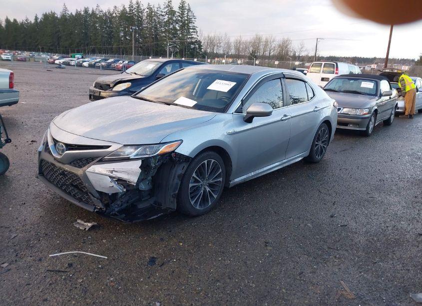 Photo 2 of 2020 Toyota Camry SE HYBRID (VIN 4T1G31AK7LU014773)