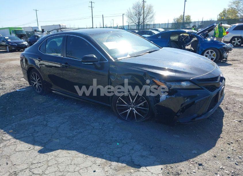 2024 Toyota Camry HYBRID SE (VIN 4T1G31AK8RU066633) main photo