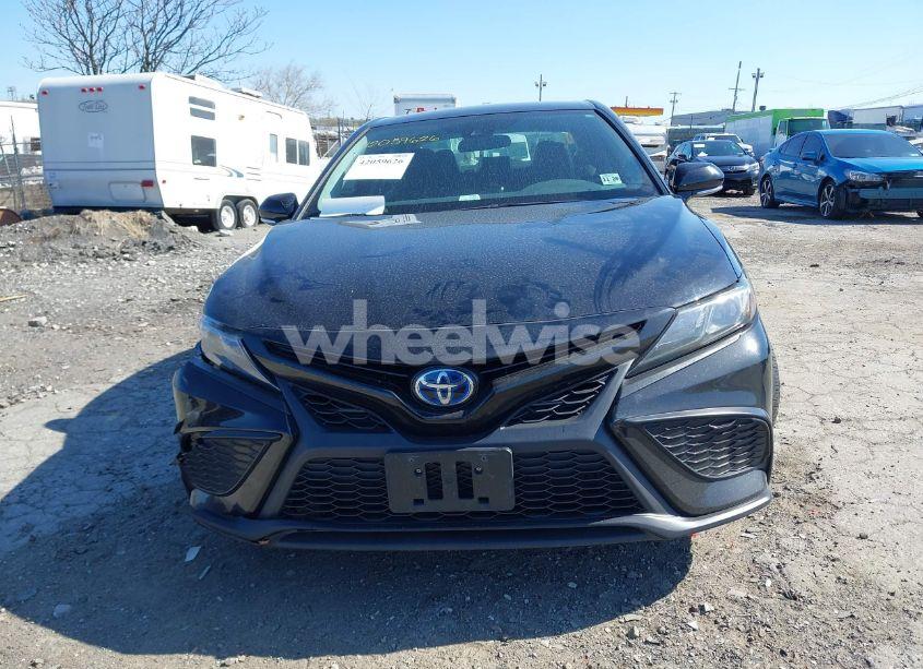 Photo 11 of 2024 Toyota Camry HYBRID SE (VIN 4T1G31AK8RU066633)