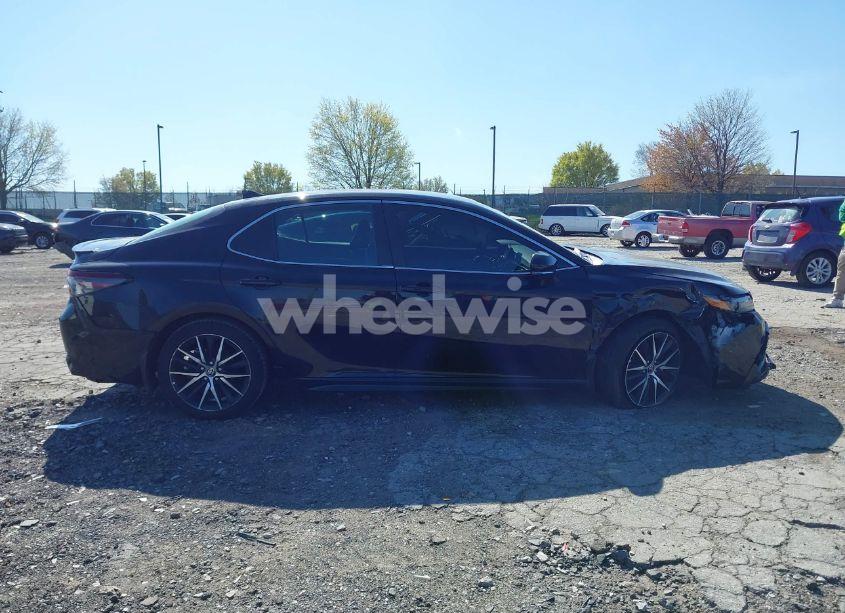 Photo 12 of 2024 Toyota Camry HYBRID SE (VIN 4T1G31AK8RU066633)