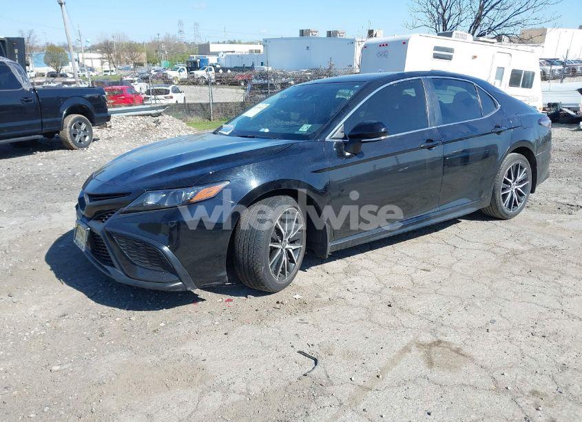 Photo 2 of 2024 Toyota Camry HYBRID SE (VIN 4T1G31AK8RU066633)
