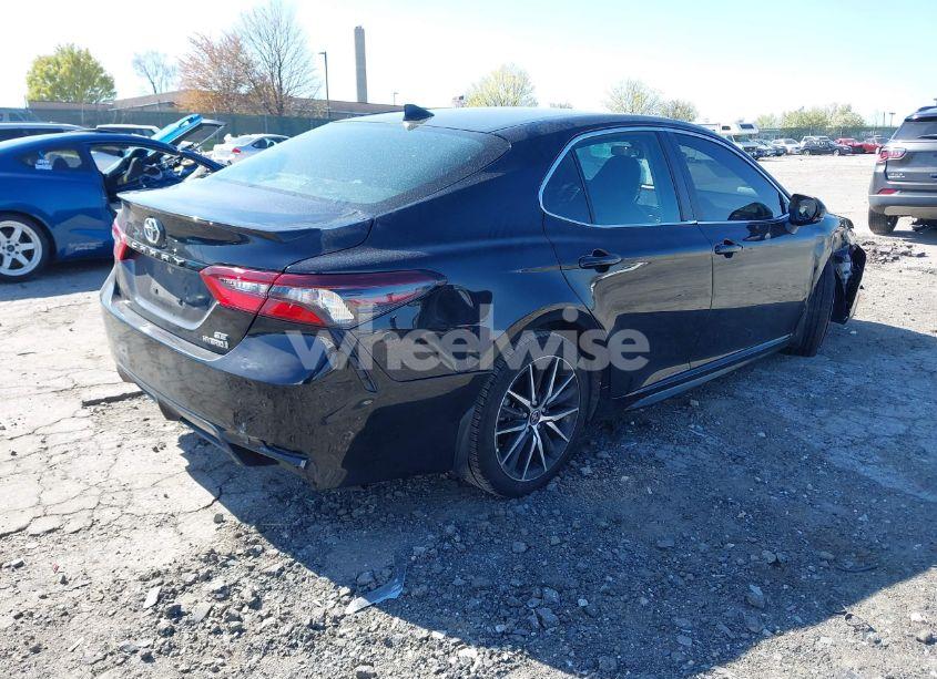 Photo 4 of 2024 Toyota Camry HYBRID SE (VIN 4T1G31AK8RU066633)