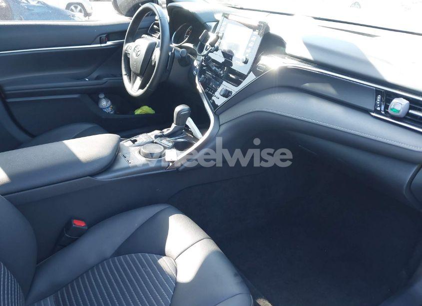 Photo 5 of 2024 Toyota Camry HYBRID SE (VIN 4T1G31AK8RU066633)