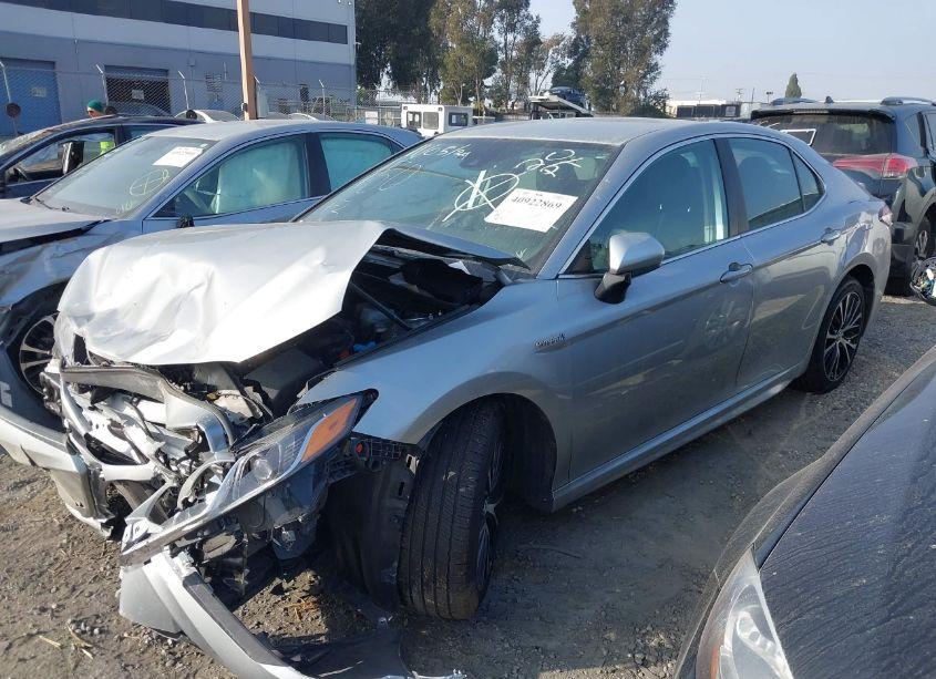 Photo 2 of 2020 Toyota Camry SE HYBRID (VIN 4T1G31AK9LU526342)