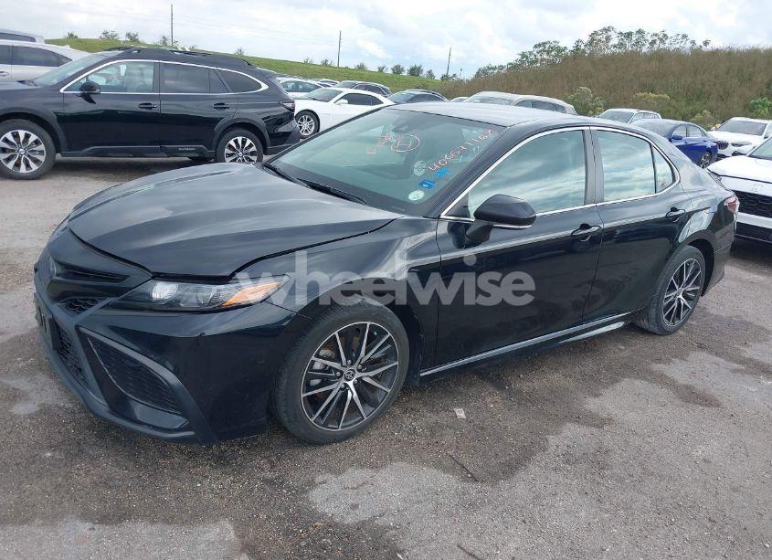 Photo 2 of 2022 Toyota Camry SE HYBRID (VIN 4T1G31AK9NU582137)