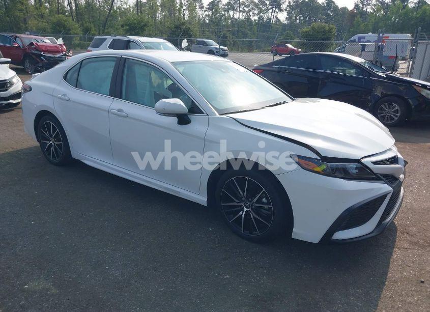 2024 Toyota Camry HYBRID SE (VIN 4T1G31AK9RU068746) main photo