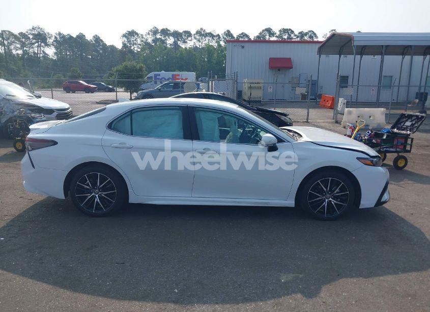 Photo 13 of 2024 Toyota Camry HYBRID SE (VIN 4T1G31AK9RU068746)