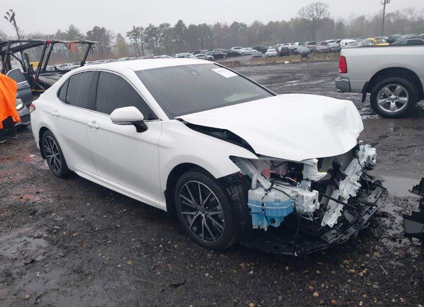 2024 Toyota Camry HYBRID SE (VIN 4T1G31AKXRU063474) main photo