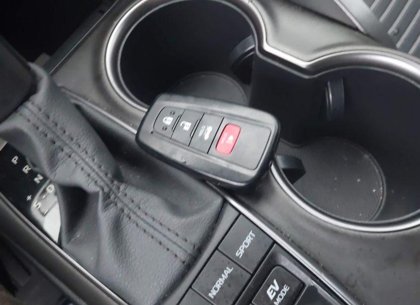 Photo 11 of 2024 Toyota Camry HYBRID SE (VIN 4T1G31AKXRU063474)