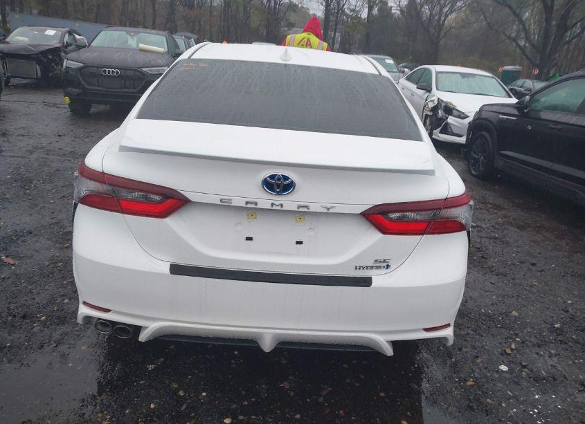 Photo 16 of 2024 Toyota Camry HYBRID SE (VIN 4T1G31AKXRU063474)