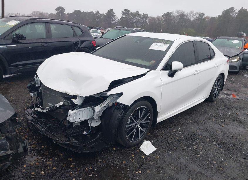 Photo 2 of 2024 Toyota Camry HYBRID SE (VIN 4T1G31AKXRU063474)