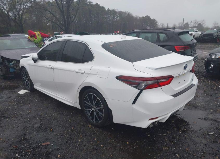 Photo 3 of 2024 Toyota Camry HYBRID SE (VIN 4T1G31AKXRU063474)