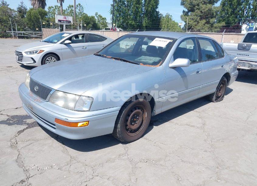Photo 2 of 1995 Toyota Avalon XL (VIN 4T1GB10E8SU041980)