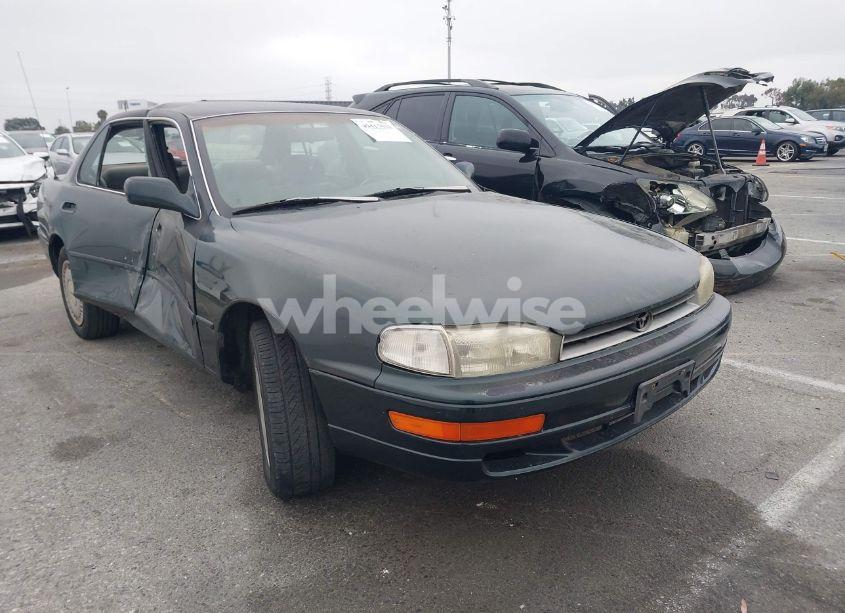 1994 Toyota Camry LE (VIN 4T1GK12E7RU057451) main photo