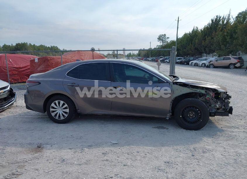 Photo 14 of 2024 Toyota Camry HYBRID LE (VIN 4T1H31AK5RU629030)