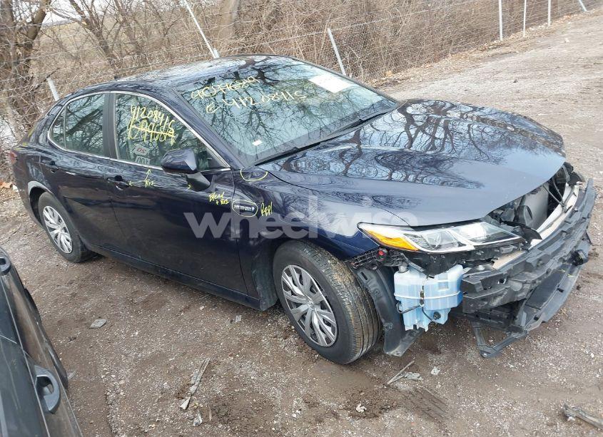 2021 Toyota Camry LE HYBRID (VIN 4T1H31AKXMU556620) main photo