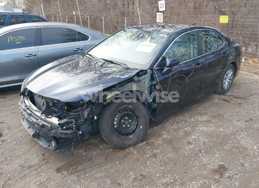 Photo 2 of 2021 Toyota Camry LE HYBRID (VIN 4T1H31AKXMU556620)