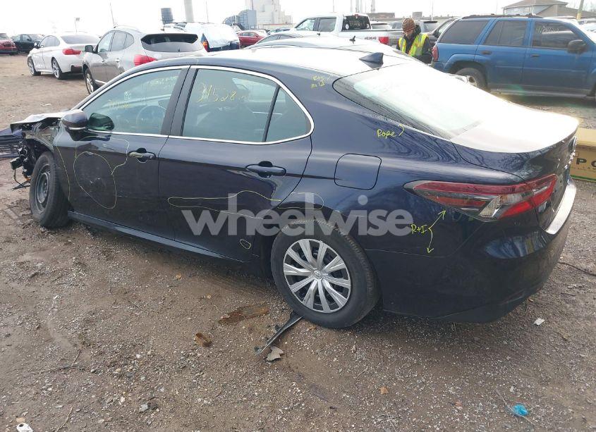 Photo 3 of 2021 Toyota Camry LE HYBRID (VIN 4T1H31AKXMU556620)