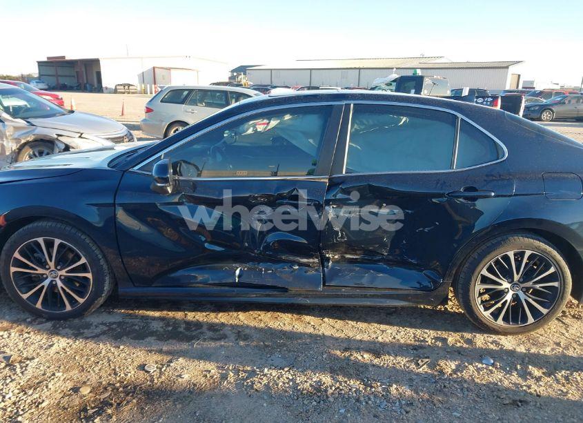 Photo 14 of 2020 Toyota Camry SE (VIN 4T1J11AK0LU915396)