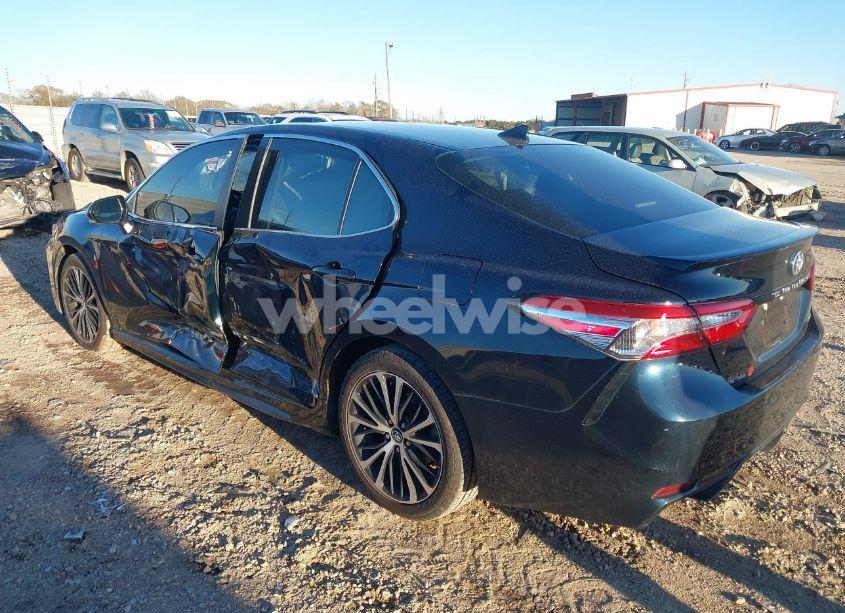 Photo 3 of 2020 Toyota Camry SE (VIN 4T1J11AK0LU915396)