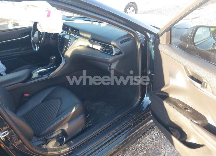 Photo 5 of 2020 Toyota Camry SE (VIN 4T1J11AK0LU915396)