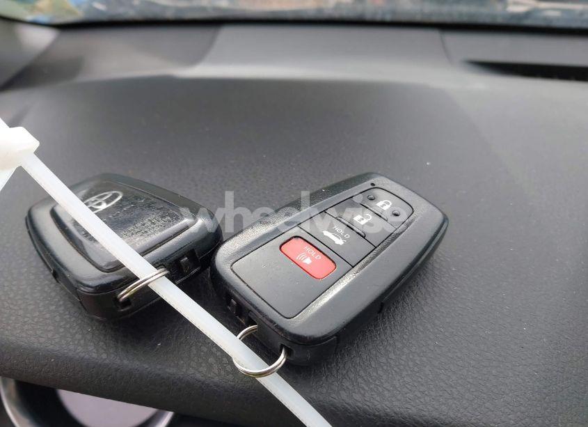 Photo 11 of 2020 Toyota Camry SE (VIN 4T1J11AK2LU392303)