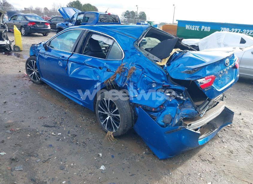 Photo 3 of 2020 Toyota Camry SE (VIN 4T1J11AK2LU392303)