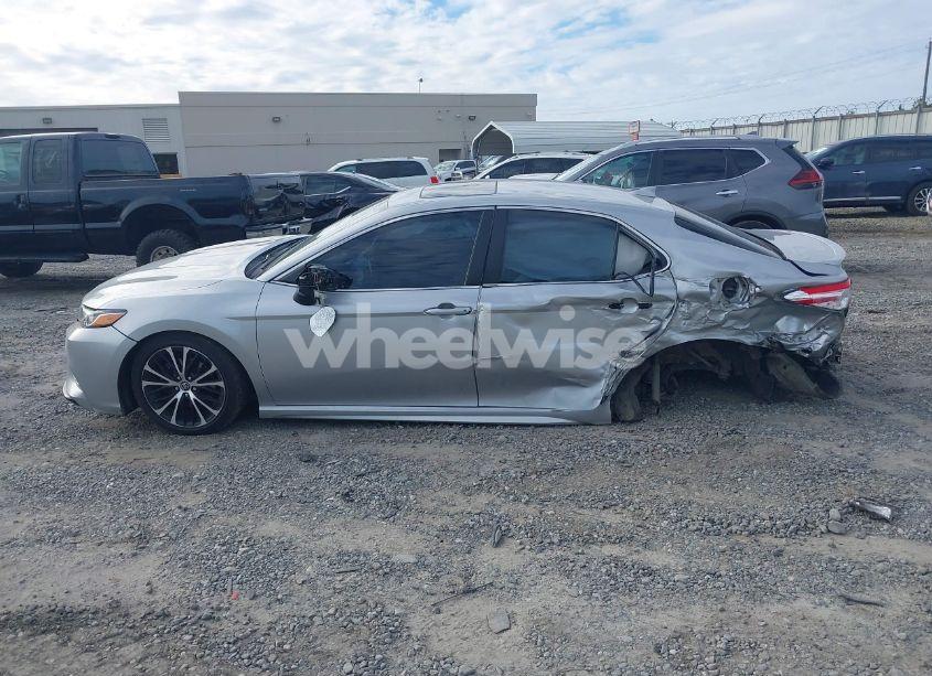 Photo 15 of 2020 Toyota Camry SE (VIN 4T1J11AKXLU879877)