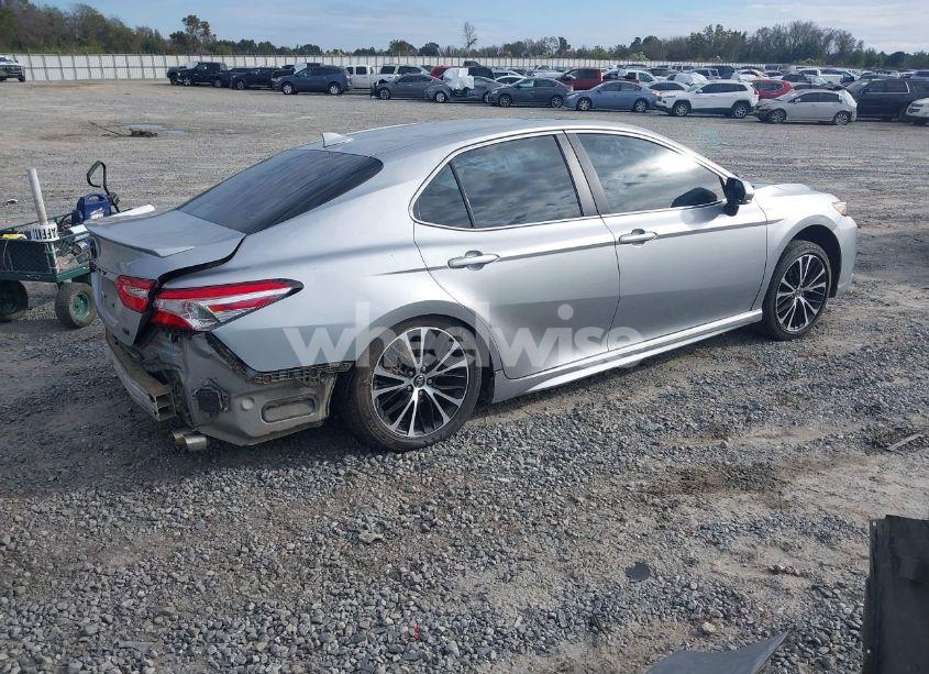 Photo 4 of 2020 Toyota Camry SE (VIN 4T1J11AKXLU879877)