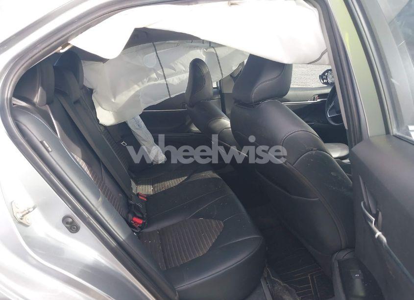 Photo 8 of 2020 Toyota Camry SE (VIN 4T1J11AKXLU879877)