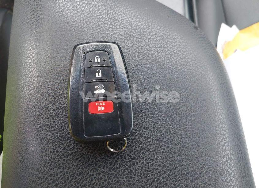 Photo 11 of 2020 Toyota Camry SE (VIN 4T1J11AKXLU922887)