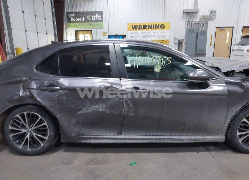 Photo 14 of 2020 Toyota Camry SE (VIN 4T1J11AKXLU922887)