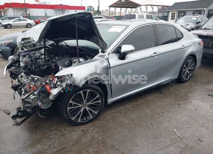 Photo 2 of 2020 Toyota Camry SE AWD (VIN 4T1J11BK6LU014872)