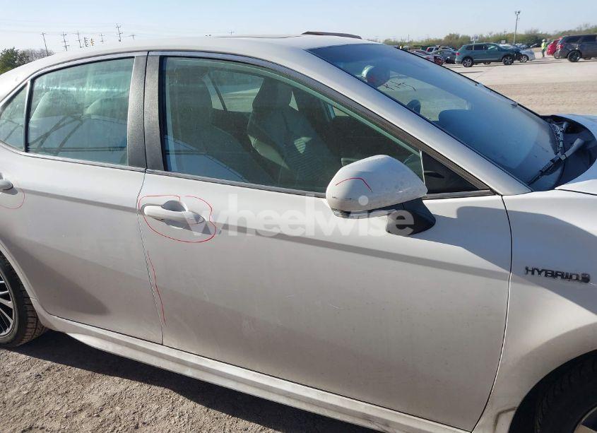 Photo 13 of 2020 Toyota Camry SE HYBRID (VIN 4T1J31AK0LU533783)