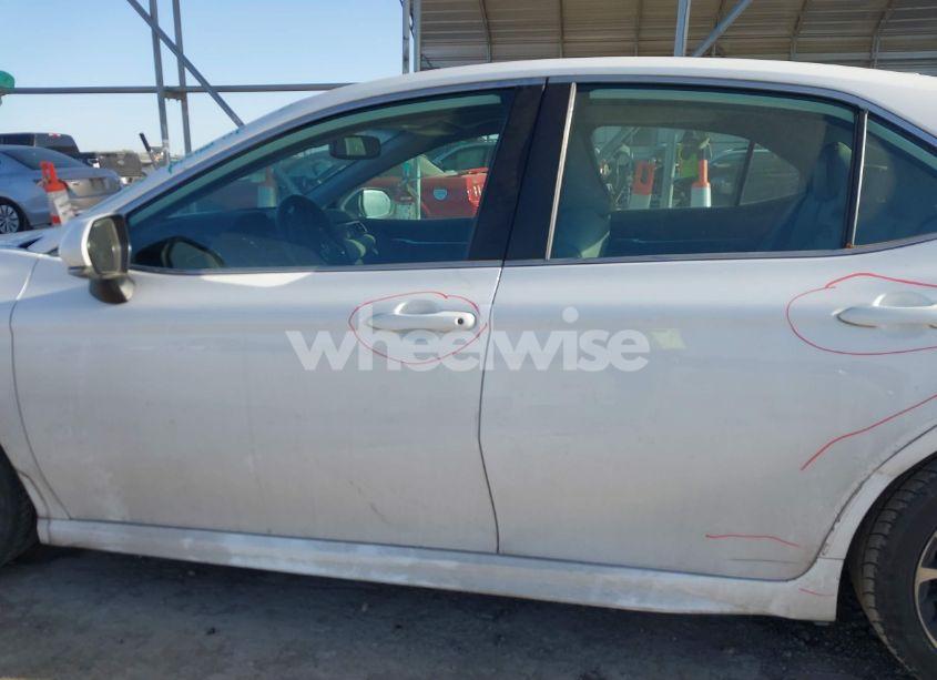 Photo 14 of 2020 Toyota Camry SE HYBRID (VIN 4T1J31AK0LU533783)