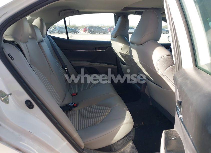 Photo 8 of 2020 Toyota Camry SE HYBRID (VIN 4T1J31AK0LU533783)