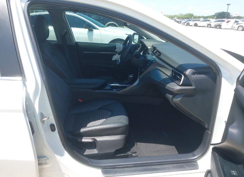 Photo 5 of 2020 Toyota Camry SE HYBRID (VIN 4T1J31AK1LU014371)