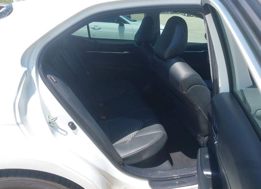 Photo 8 of 2020 Toyota Camry SE HYBRID (VIN 4T1J31AK1LU014371)