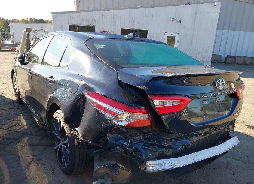 Photo 3 of 2020 Toyota Camry SE HYBRID (VIN 4T1J31AK1LU539088)