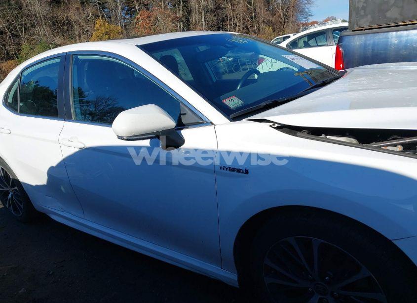 Photo 13 of 2020 Toyota Camry SE HYBRID (VIN 4T1J31AK2LU542694)