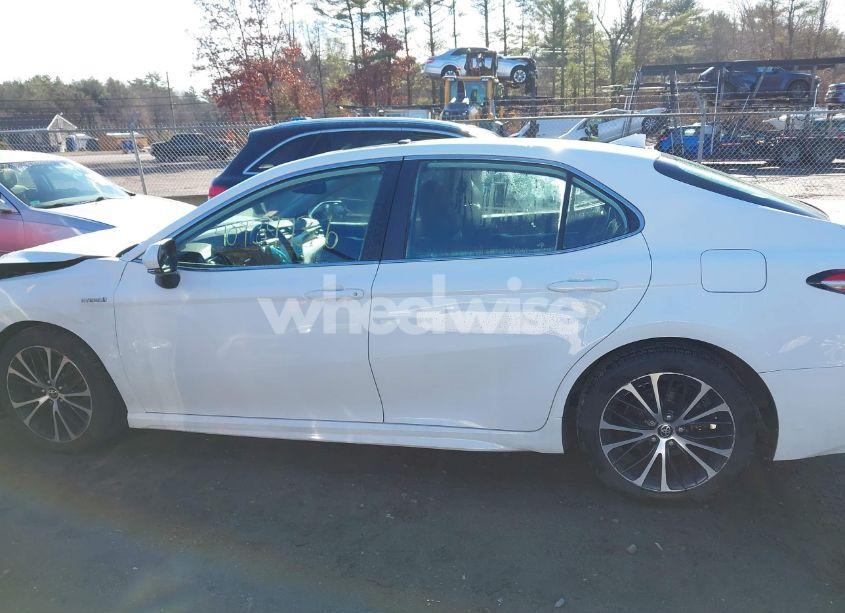 Photo 14 of 2020 Toyota Camry SE HYBRID (VIN 4T1J31AK2LU542694)